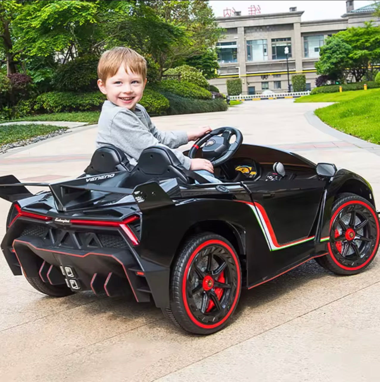 Lamborghini Veneno Kids Ride-On Car – Licensed in Black